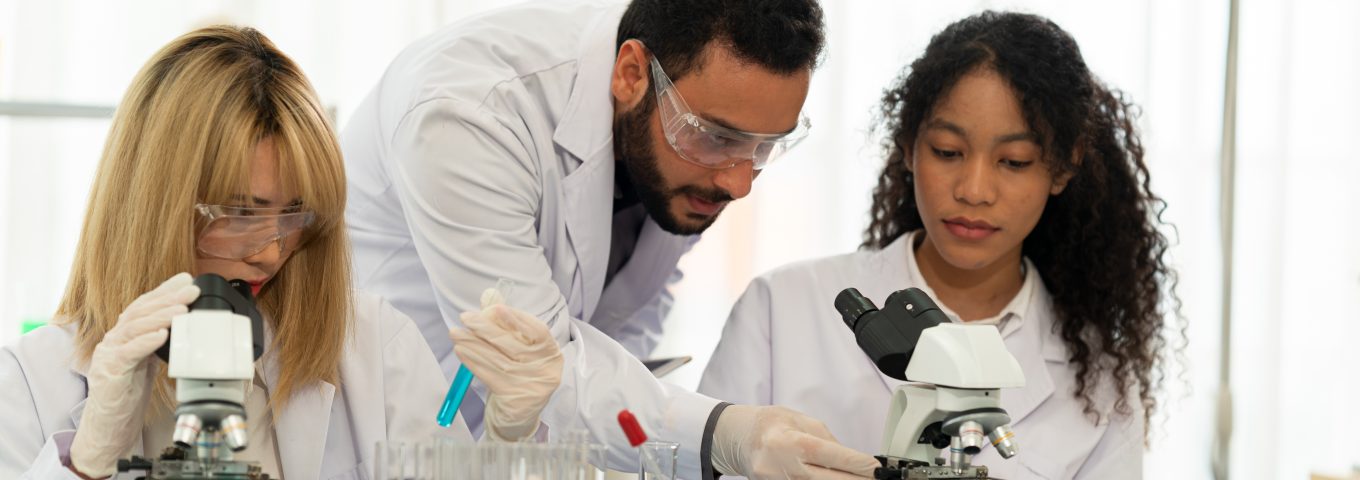 Centros de Alto Rendimento Científico